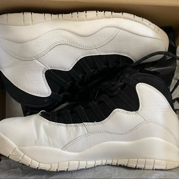 Air Jordan 10 Retro “I’m back” black/white sneakers (size 13) - Picture 7 of 7